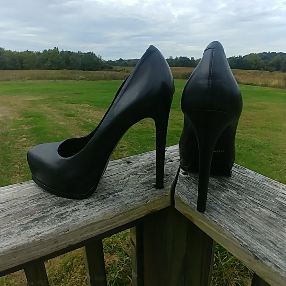 Black Leather Kelsi Dagger Size 6 Linzy Heel